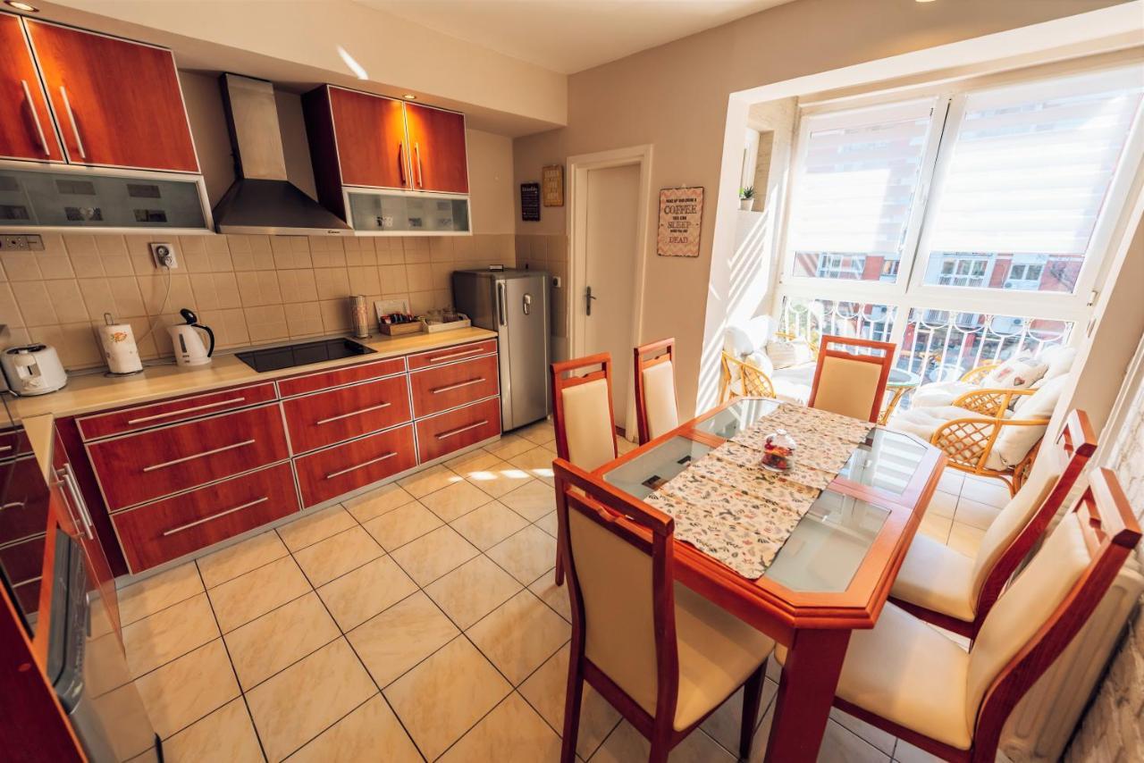 BALZAK 64m2, Free parking&Wi-fi Leilighet Novi Sad Eksteriør bilde