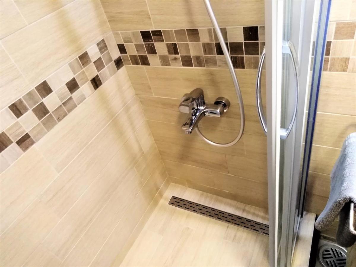BALZAK 64m2, Free parking&Wi-fi Leilighet Novi Sad Eksteriør bilde