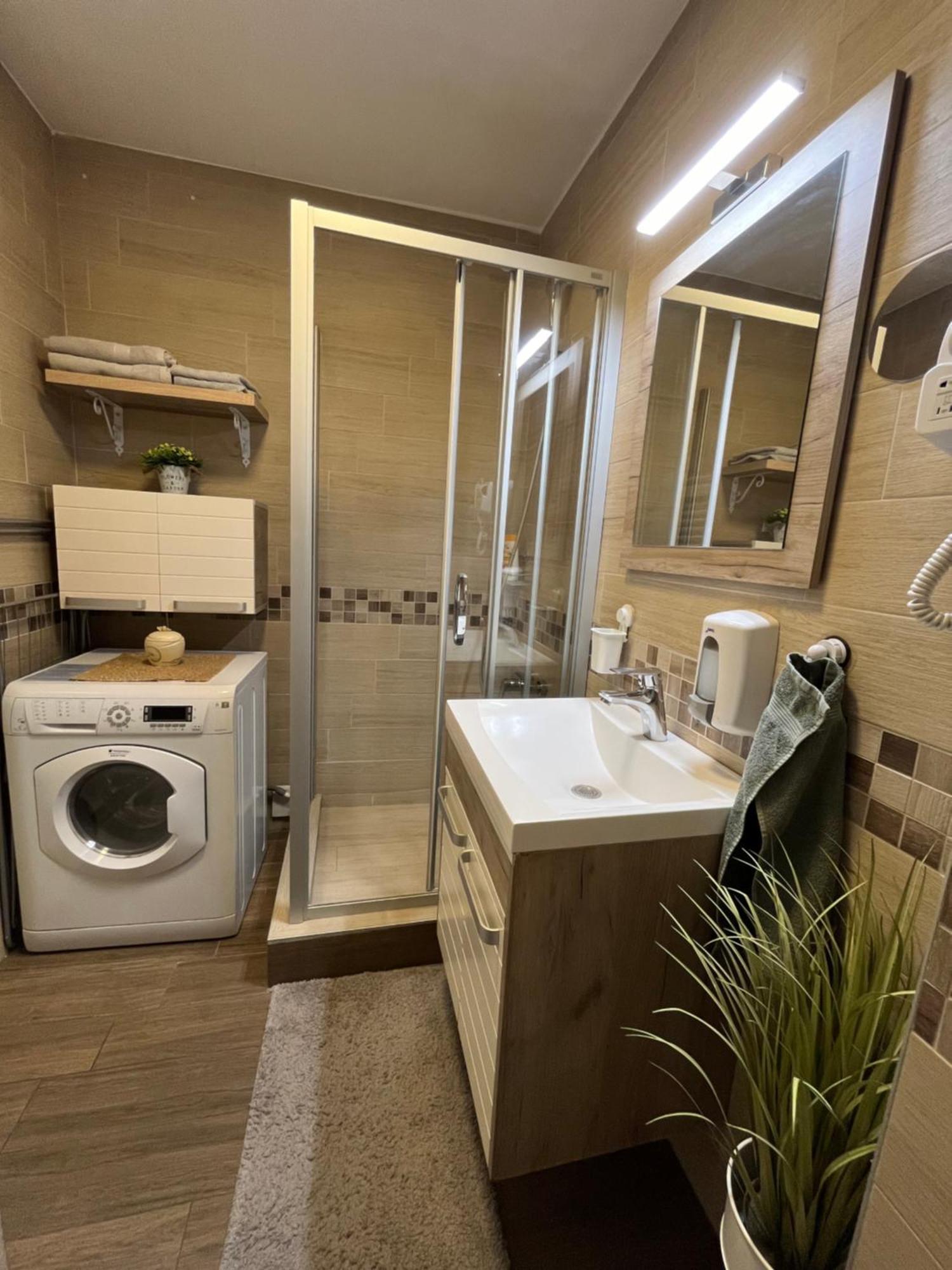 BALZAK 64m2, Free parking&Wi-fi Leilighet Novi Sad Eksteriør bilde